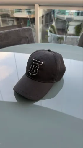Bone BURBERRY ORIGINAL, NUNCA USADO