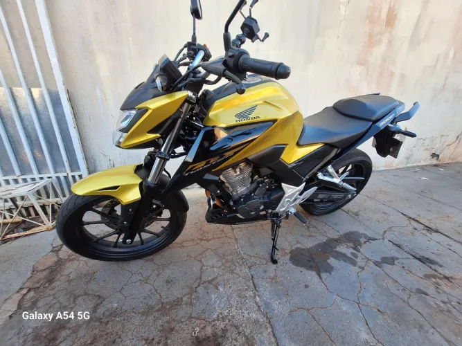 CB 300F TWISTER ZERA SEM DETALHES