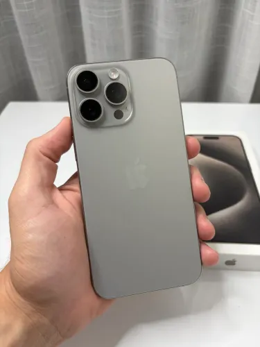 iPhone 15 Pro Max 256GB - Muito Novo - Todo original.