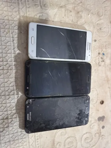 Lote de 3 celulares Samsung. Nao fis teste nao sei o defeito