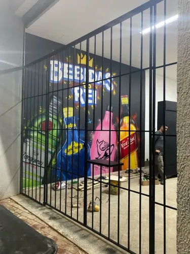 Grade deslizante para distribuidora de bebidas