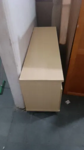 Rak usado de madeira urgente