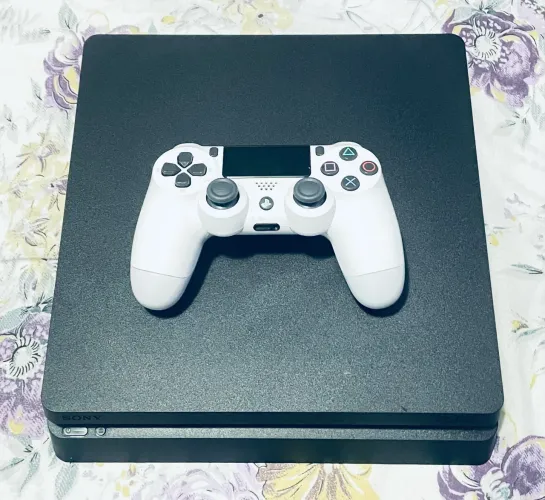 Ps4 Slim (ACEITO CARTÃO)