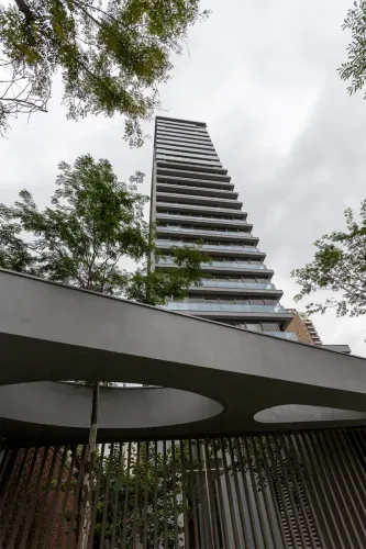 Imóvel para venda possui 360 metros quadrados com 4 quartos em Vila Nova Conceição - São P