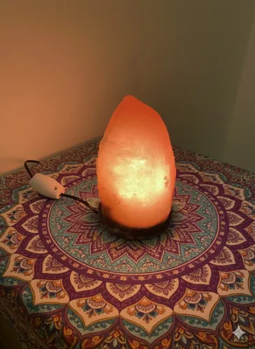 Luminária com pedra se sal rosa do Himalaia 