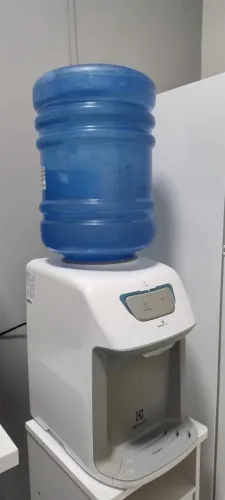 Bebedouro de Água Electrolux Branco com Refrigeração Eletrônica + Galão 20 litros