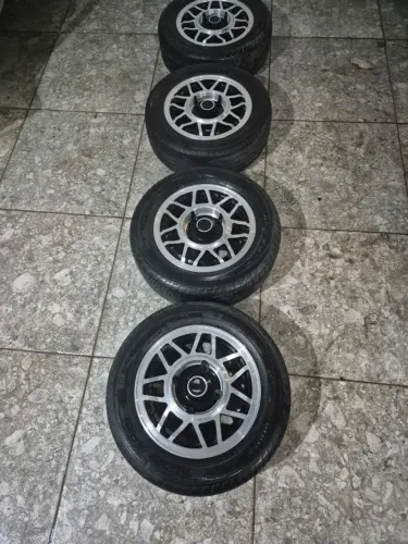 Jogo de Roda aro 14 para fusca e derivados 4x130 com pneus bons
