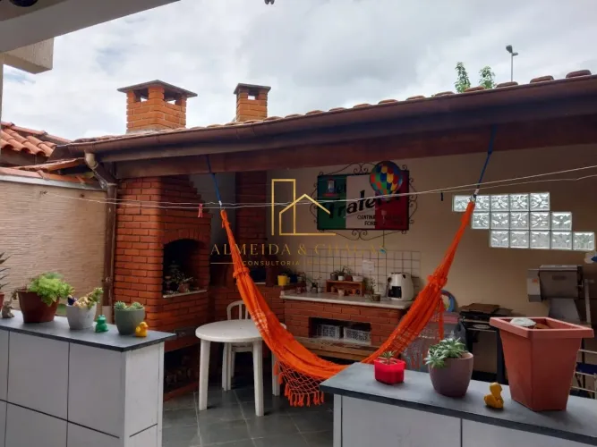 Sobrado no Jardim Maria Tereza em Barueri