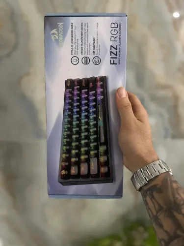 Teclado Redragon Fizz RGB Clear Black 60% Switch Crystal K617CTB-RGB