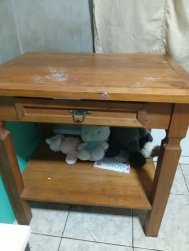 Mesa em madeira demolição com gaveta