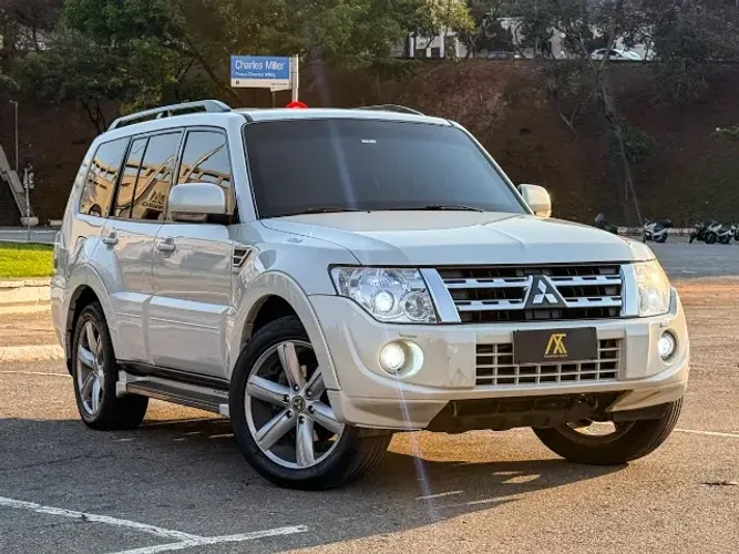 Mitsubishi Pajero HPE Full 3.2 4X4 T.i.dies. 5P AUT 2014