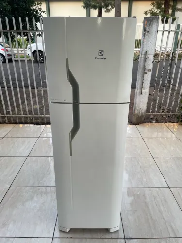Geladeira Electrolux Duplex 261 Litros ( Frost Free )