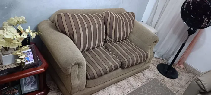 Sofá de 2 lugares Confortável