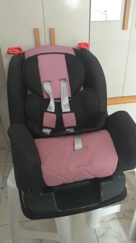 Vende-se cadeira infantil de automóvel
