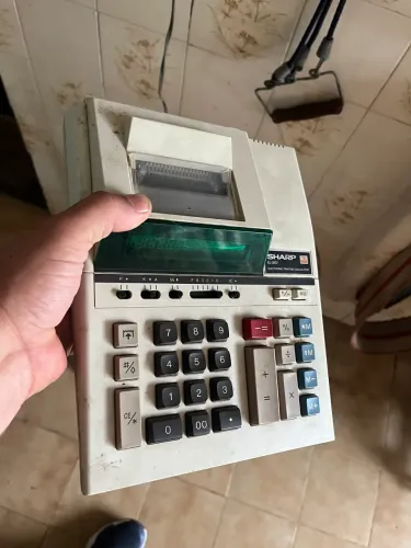 calculadora de impressão eletrônica Sharp EL-2607