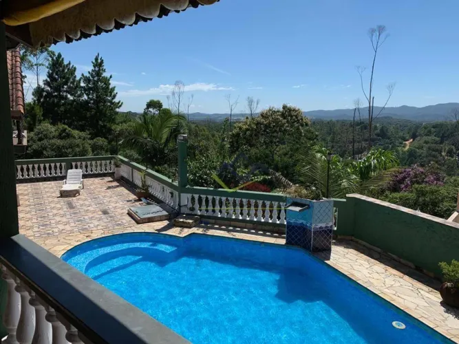 Casa com 2 Quartos à venda, 1000 m² por R$ 600.000 - Clube dos Oficiais - Suzano/SP