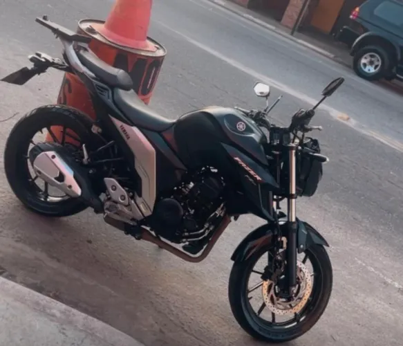 Fazer 25 flex baixa km  
