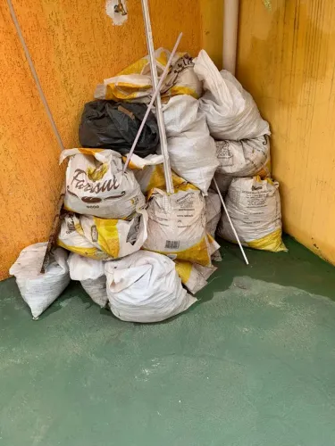 Retirada de entulhos e materiais