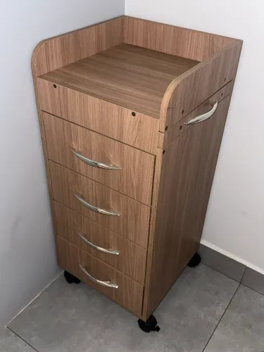 Carrinho para salão ou barbearia 