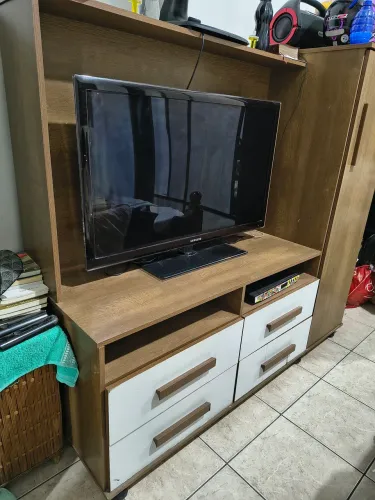 Cômoda com estante