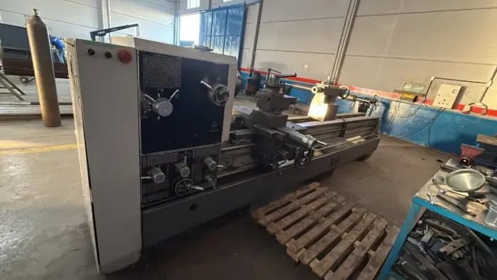 Torno mecanico Nardini - 800x3000mm