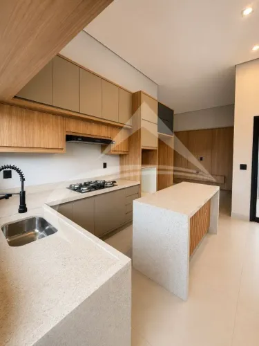Casa de Alto Padrão à Venda e Locação no Condomínio Vila Madalena I Bairro Aeroporto / Ara