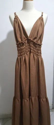 - Vestido Longo Caramelo com Costas Nuas - Lindo!