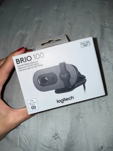 Webcam Full HD Logitech Brio 100 - Preto