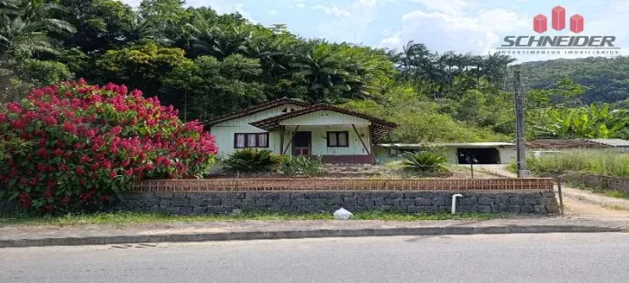 Casa com 3 dormitórios à venda no bairro Centro em Benedito Novo/SC