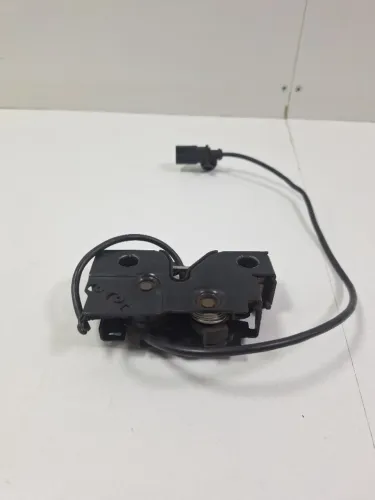 Fechadura Capo Volkswagen Jetta 2.0 2011/2012