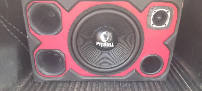 Vendo som de carro 