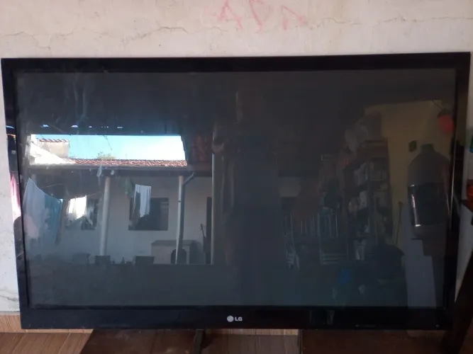 TV LG 51' - com defeito, conserto ou retirar peças. 