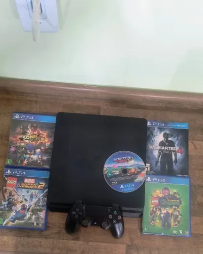 Vendo ou troco PS4 Slim 1TB + Controle Original + 5 Jogos