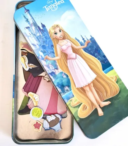 Latinha de metal Rapunzel com decorações imantadas