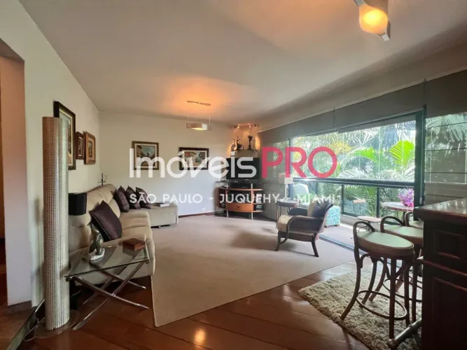 Apto à venda de 165 m² em Vila Clementino.