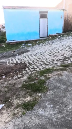Vendo casa no feira nove com dois quartos