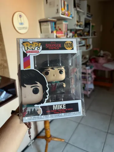 Funko Mike #1539 novo e raro stranger things (com caixa/original)