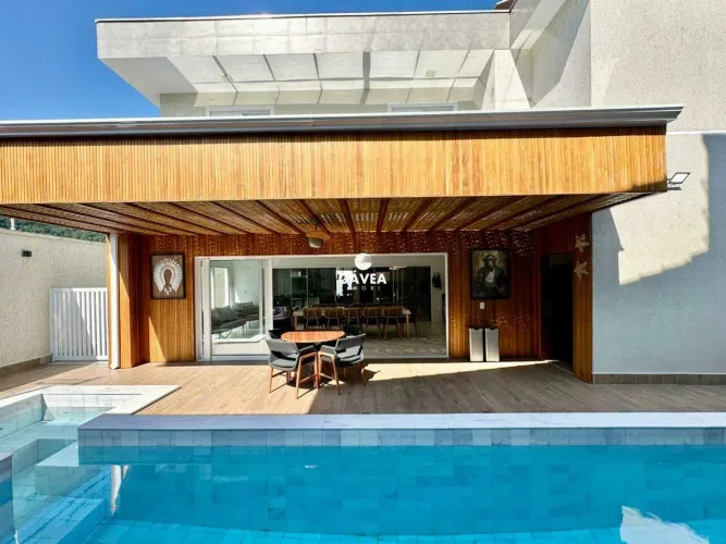 Casa à venda no Canto do Forte em Praia Grande.