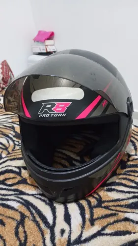 Capacete feminino