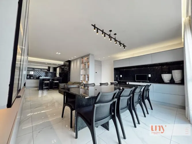 Apartamento a venda mobiliado com 133 m², 3 suítes e em andar alto com vista definitiva p
