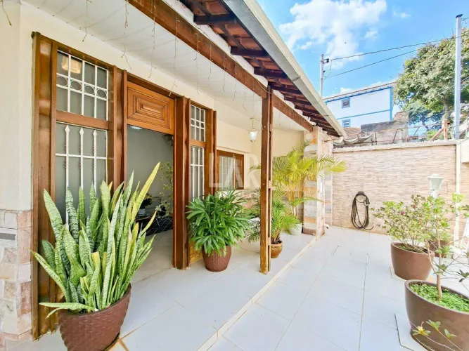 Casa à venda, 5 quartos, 3 suítes, 3 vagas, Colégio Batista - Belo Horizonte/MG