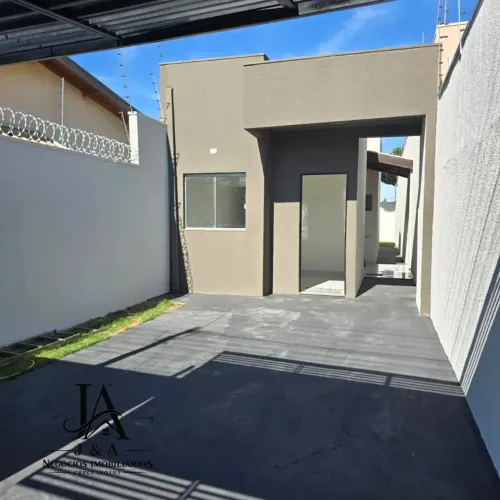 Casa reformada á venda com 2 quartos no bairro Nova Campo Grande