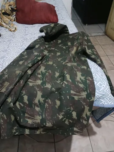 Vendo jaqueta com capuz 