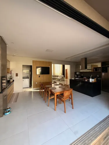 Vendo - Casa condomínio do lago