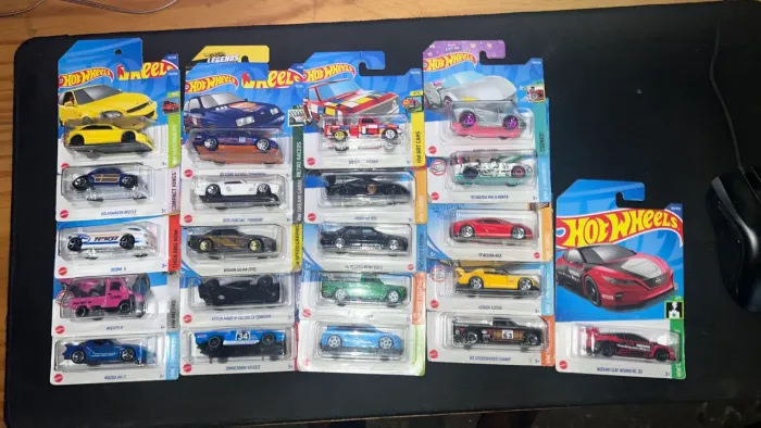Coleção Hot Whells 2022 contendo 21 carros