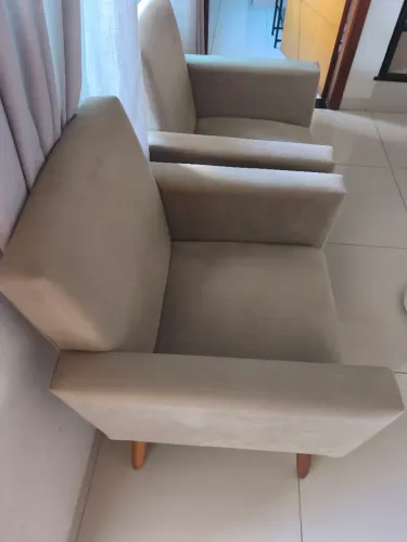 Par de Poltronas Bege Seminovas