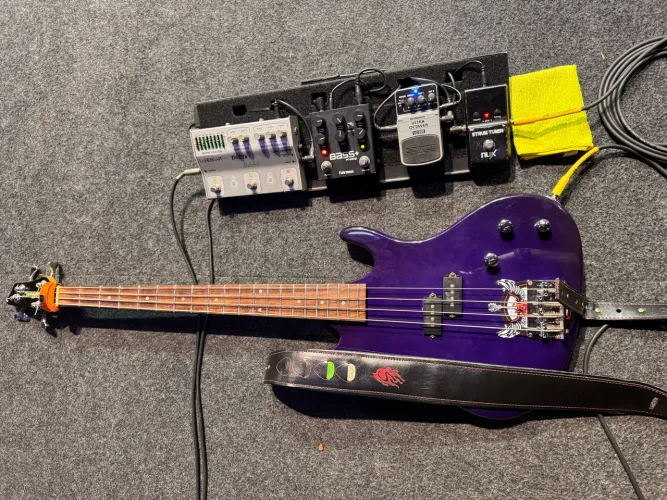 Baixo Washburn Americano + Preset montado 