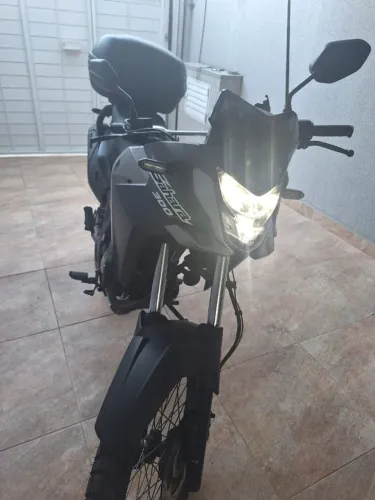 Sahara 300 único dono banco Ere