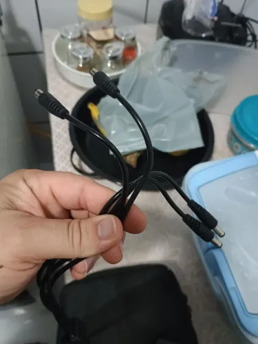 Fonte para 4 pedais de guitarra 