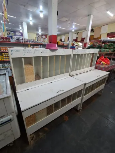 Vendo Balcão de Ração